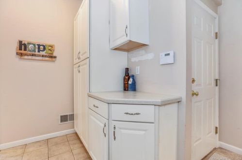 16 Patricks Ct, Wallingford CT  06492-2692 exterior