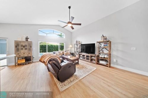 1277 144th Ter, Hollywood FL  33028-2925 exterior