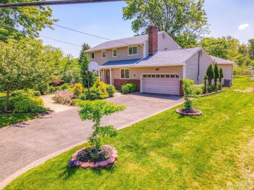 78 Schoolhouse Ln, East Brunswick, NJ 08816-1242