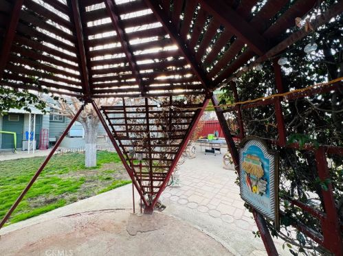 16842 Tracy St, Victorville CA  92395-3722 exterior