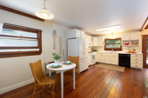 7331 Bodega Ave, Sebastopol CA  95472-3654 exterior