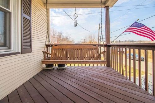 309 Cedar St, Jeannette, PA 15644-2521