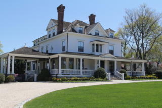 1404 Shippan Ave, Stamford CT  06902-7829 exterior