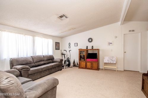 7205 Camino De Oeste, Tucson AZ  85742-9676 exterior