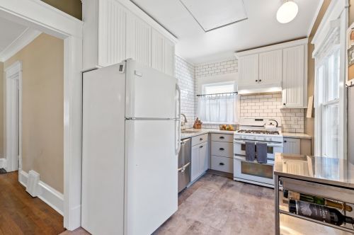 4210 Murray Ave, Milwaukee WI 53211-2012 exterior