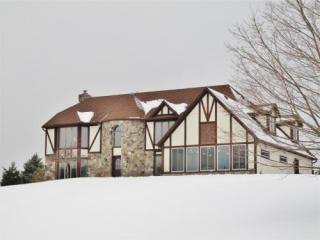 21 Graywood Ln, Pittsford, NY 14534-9757