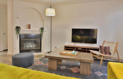 818 Emerald St, San Diego CA 92109-2739 exterior