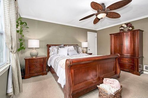 205 Haviland Ln, White Plains NY  10605-3020 exterior