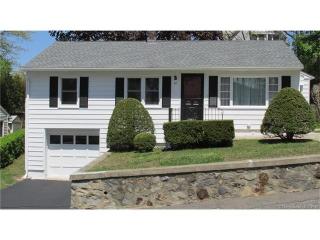 67 Hallock St, Waterbury CT  06706-2509 exterior