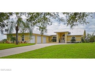 1459 Riverbend Dr, Labelle, FL 33935-9408