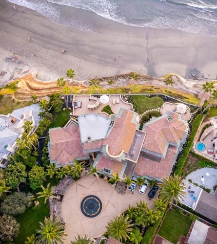 5305 Carlsbad Blvd, Carlsbad CA 92008-4416 exterior