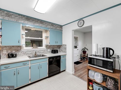 15 Wilbert Dr, Primrose PA  17901-8250 exterior