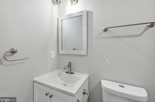 3315 Brothers Pl, Washington, DC 20032-1690