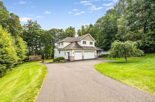 200 Fox Hollow Ln, Bristol, CT 06010-8965