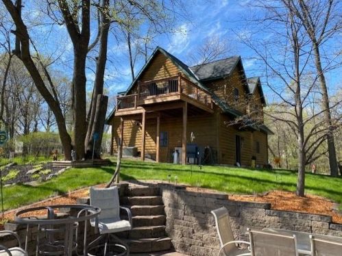 25101 Carousel Rd, Paynesville, MN 56362-9788