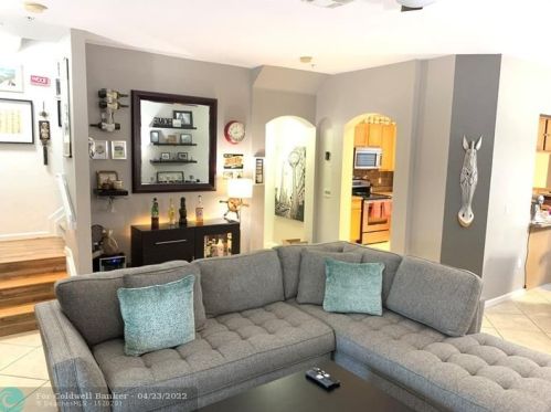2930 Greenleaf Cir, Boynton Beach FL  33426-8663 exterior