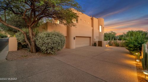 6448 Desert Wind Cir, Tucson, AZ 85750-0978