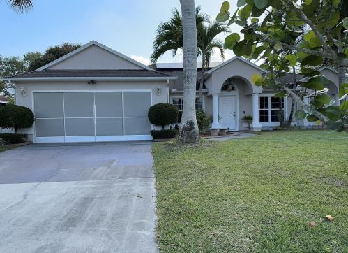 1731 Anderson St, Fort Pierce, FL 34953-1402
