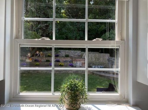 39 Shore Dr, Monmouth Hills NJ  07732-1027 exterior