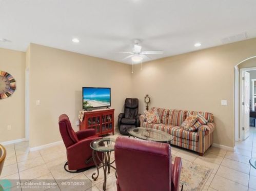 1745 Berkshire Cir, Vero Beach FL 32968-6715 exterior