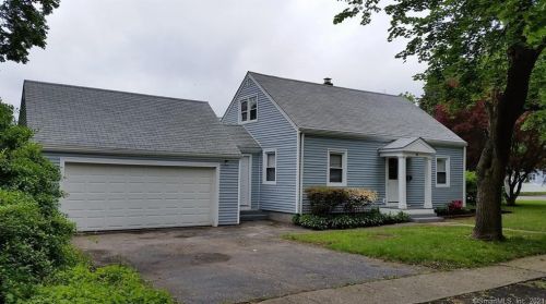 16 Pasadena Pl, Bridgeport, CT 06610-1205