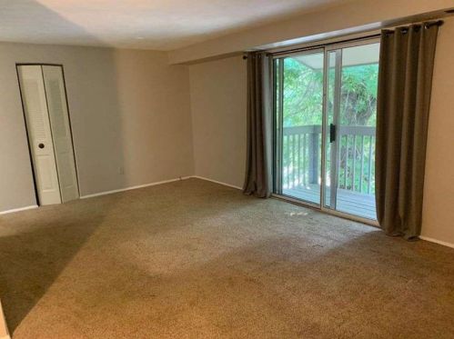 507 Hunters Path Rd, Bridgeville, PA 15017-1134