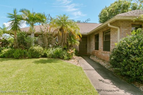 1805 Apricot Dr, Titusville, FL 32780-3316
