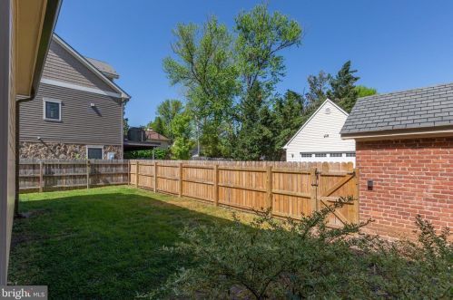 701 Hanover St, Fredericksburg VA  22401-5714 exterior