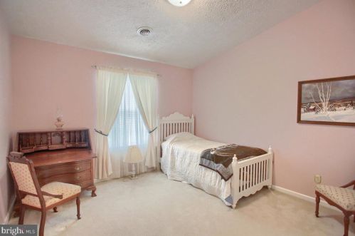 9 Pheasant St, Navy Sup Dpt PA  17050-3145 exterior