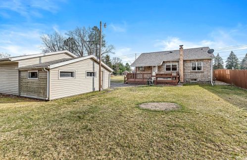 2116 Jefferson Blvd, Mishawaka IN 46545-7720 exterior