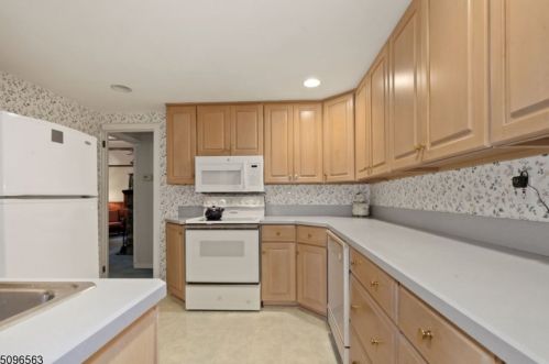 165 Cupsaw Dr, Skyline Lakes NJ  07456-2303 exterior