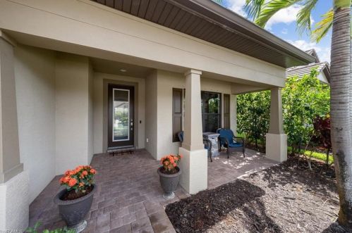 16337 Camden Lakes Cir, Naples, FL 34110-2883
