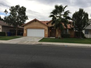 3005 Berkshire Rd, Bakersfield, CA 93313-4614