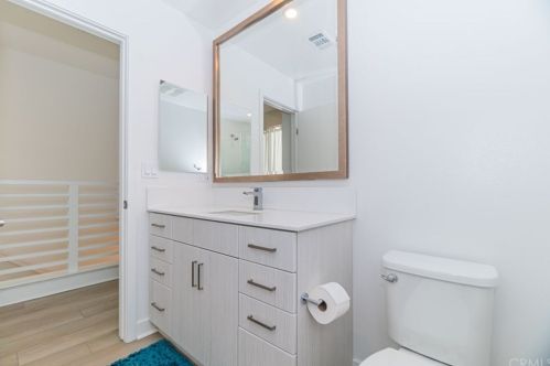 241 Elm Ave, Long Beach CA 90807-3403 exterior