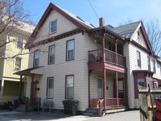 176 Elmwood Ave, Burlington VT  05401-4233 exterior
