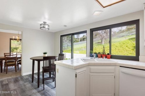 525 Dorado Ct, Calabasas CA  91377-3850 exterior