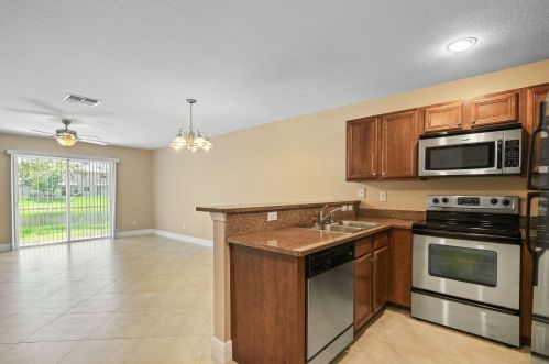 2210 Rockport Rd, Fort Pierce, FL 34953-4375