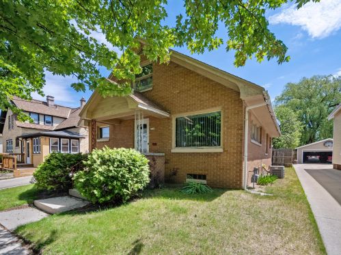 1325 16th St, Manitowoc, WI 54220-5611