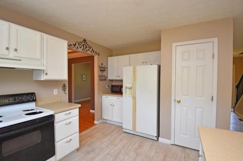 1413 Breckenridge Dr, Amelia OH  45102-1169 exterior
