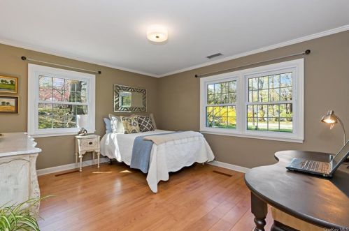 27 Fountain Rd, Briarcliff NY  10510-2234 exterior