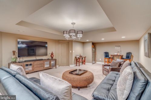 18292 St Georges Ct, Leesburg VA  20176-7421 exterior