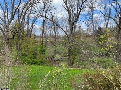 13 Linvale Rd, East Amwell Township NJ  08551-1413 exterior