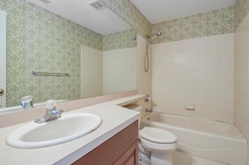 7 High Ridge Rd, Crotonville NY  10562-1970 exterior