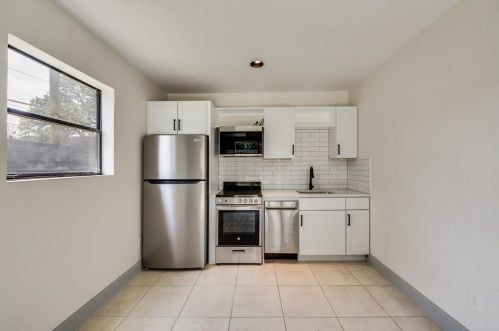 5722 Goodwin Ave, Dallas, TX 75206-6105