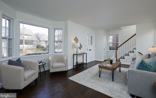 4108 Fessenden St, Washington, DC 20016-4227