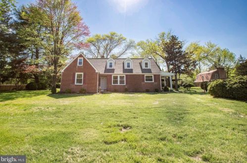 10600 Woodland Dr, Fredericksburg VA  22407-7759 exterior