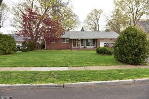 1241 Wheatsheaf Rd, Roselle, NJ 07203-2948