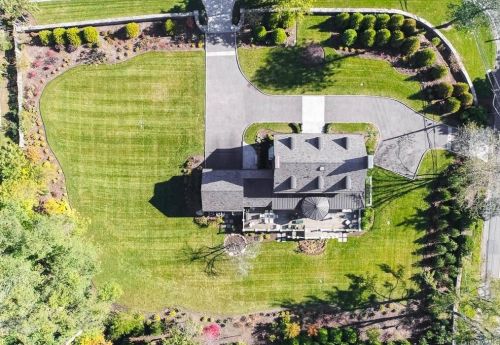 33 Murray Hill Rd, Scarsdale, NY 10583-2827