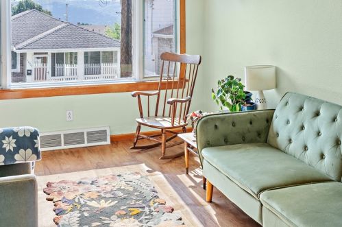 1806 Freeport Rd, New Kensington PA  15068-4004 exterior