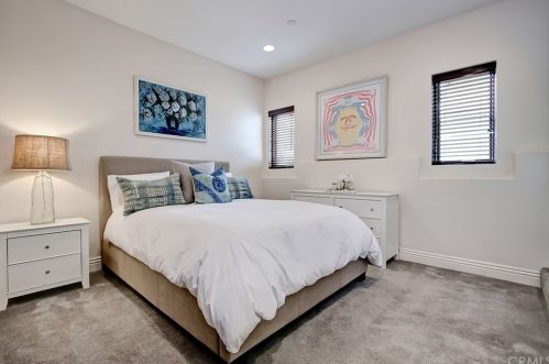 320 33rd Pl, Manhattan Beach CA  90266-3820 exterior